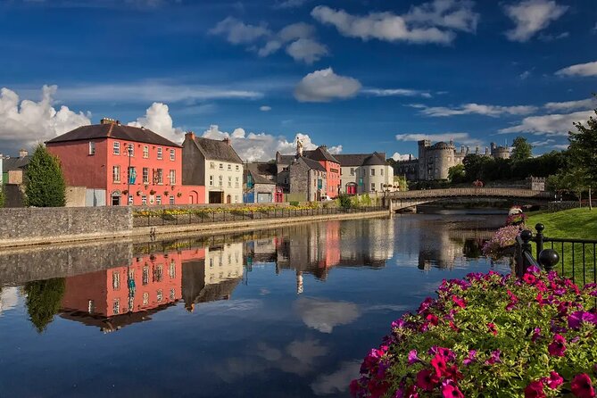 Kilkenny Food and Brewery Tour - Sausage rolls and food on the move