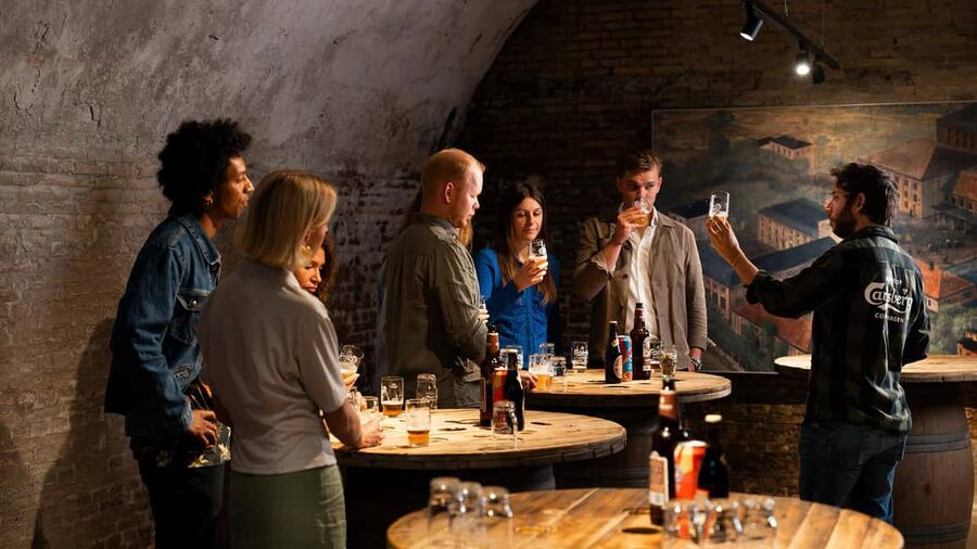 Lisbon Craft Beer Experience: 5 Tastings with Local Brews - What the hour actually feels like