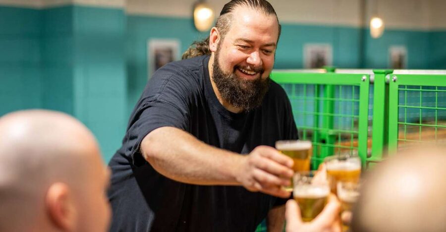 London: Craft Brewery Tour with Tasting of 4 Beers - Starting at Five Points Taproom in Hackney