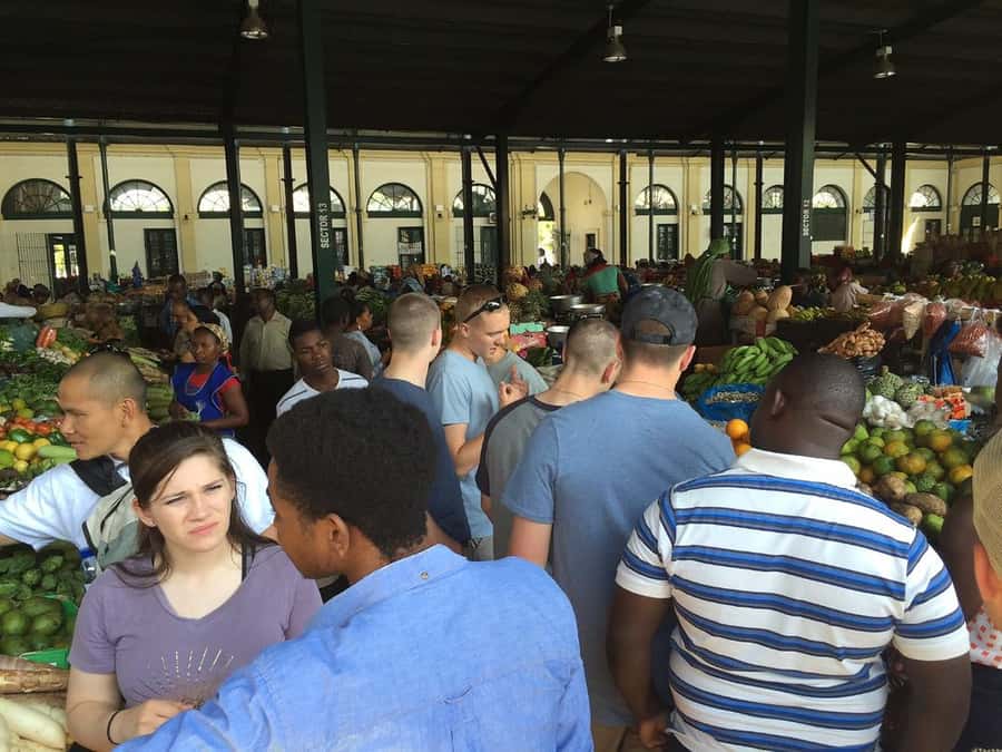 Maputo: Highlights Tour with Local Beer Tasting - Maputo’s train station and its museum