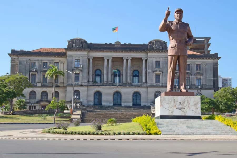 Maputo: Highlights Tour with Local Beer Tasting - The Iron House and its Eiffel connection