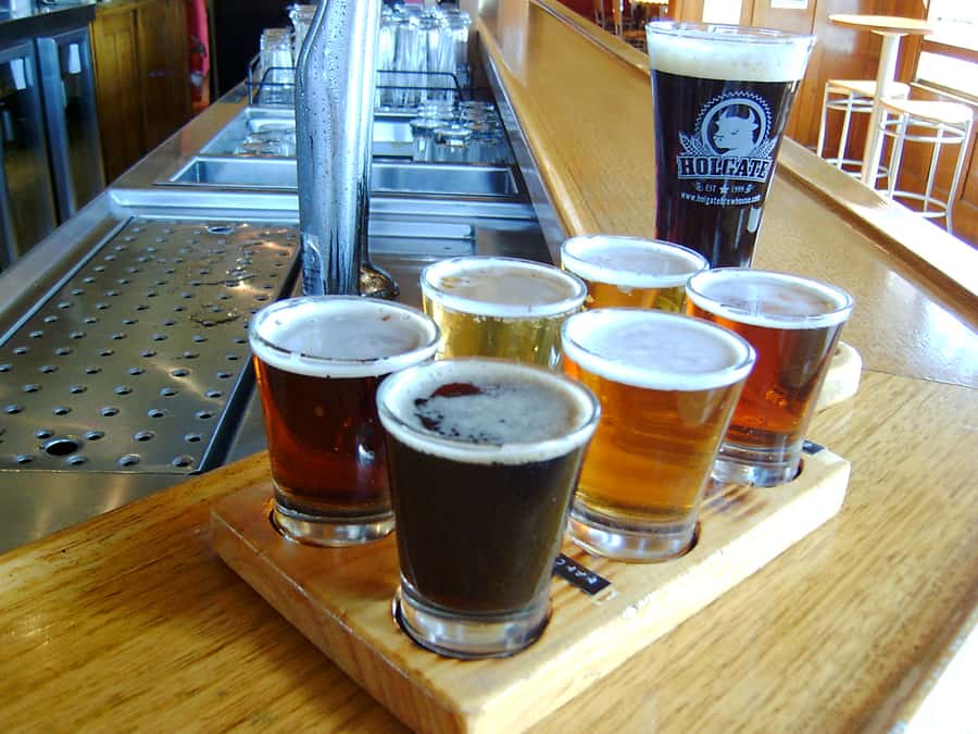 Melbourne: Full-Day Horses, Wine, and Beer Tour - Meeting the champions at Living Legends