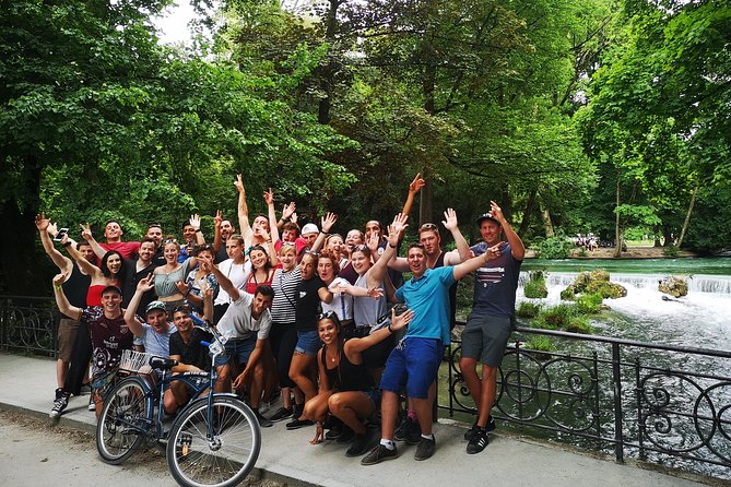 Mini Classic Bike Tour @ 4pm incl. Beer Garden & Surfers 2,5 hrs - Chinesischer Turm and the Bavarian beer garden break