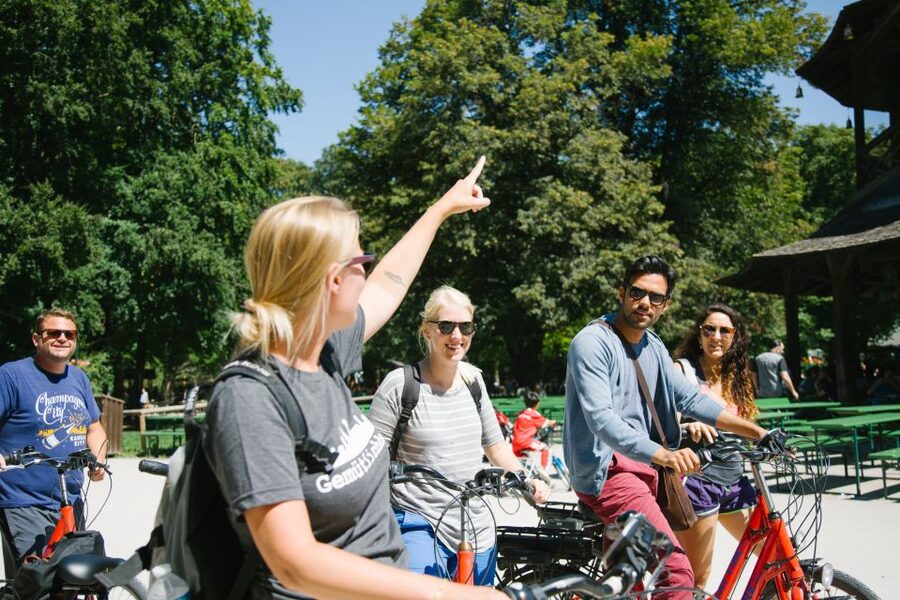 Munich: Bike Tour with Beer Garden Break - The English Garden and the Chinese Tower beer garden