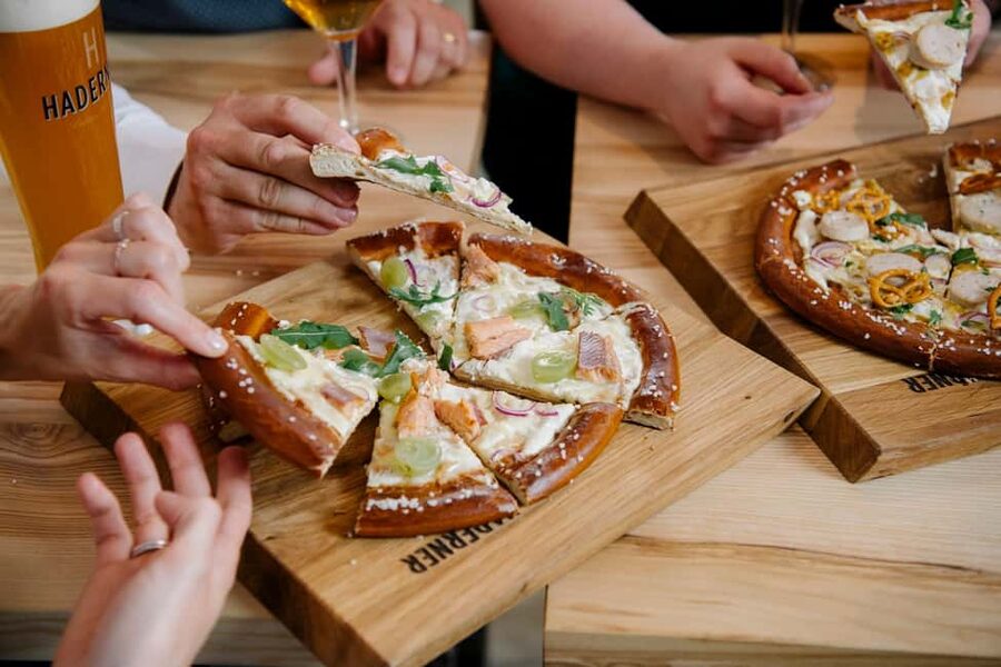 Munich: Brewery experience with beer & regional food - Tasting malt before tasting beer