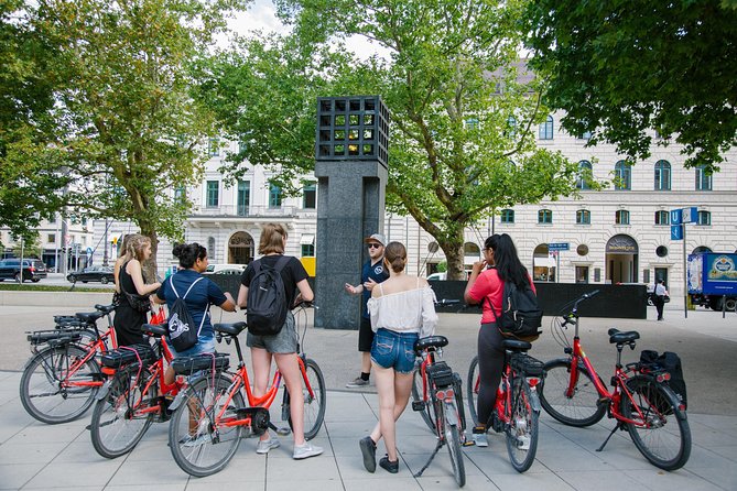 Munich City Bike Tour + Beer Garden Lunch Stop - Marienplatz, the market, and Munich’s older center