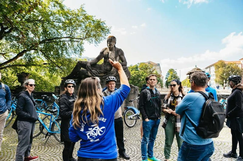 Munich: Guided City Tour by Bike with Beer Garden Stop - Old Town streets, Hofbräuhaus, and royal courtyards