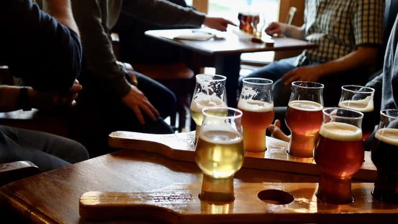 Munich: Guided Craft Beer & Cultural Tour With Snack - Seven tastings, from familiar Bavarian styles to new ideas