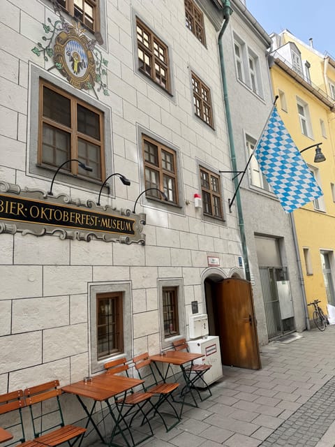 Munich: Guided Food Walking Tour with Beer Tasting - Viktualienmarkt and the Metzgerzeile stop
