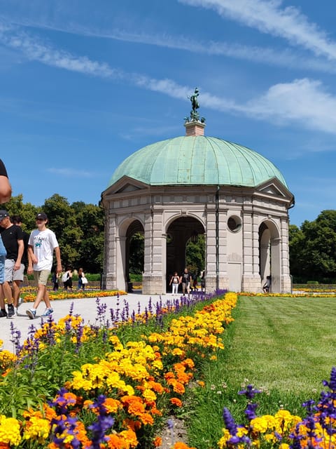 Munich: Mini Classic Bike Tour with Beer Garden Stop at 4 PM - Who should book this tour?