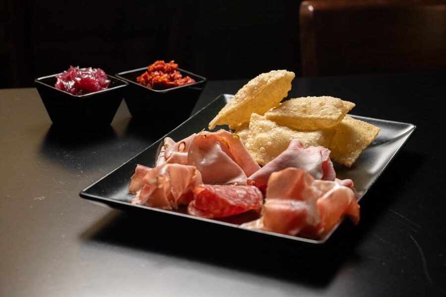 Palermo: Craft beer tasting with food samples at High Hops - Inside High Hops in the Heart of Palermo