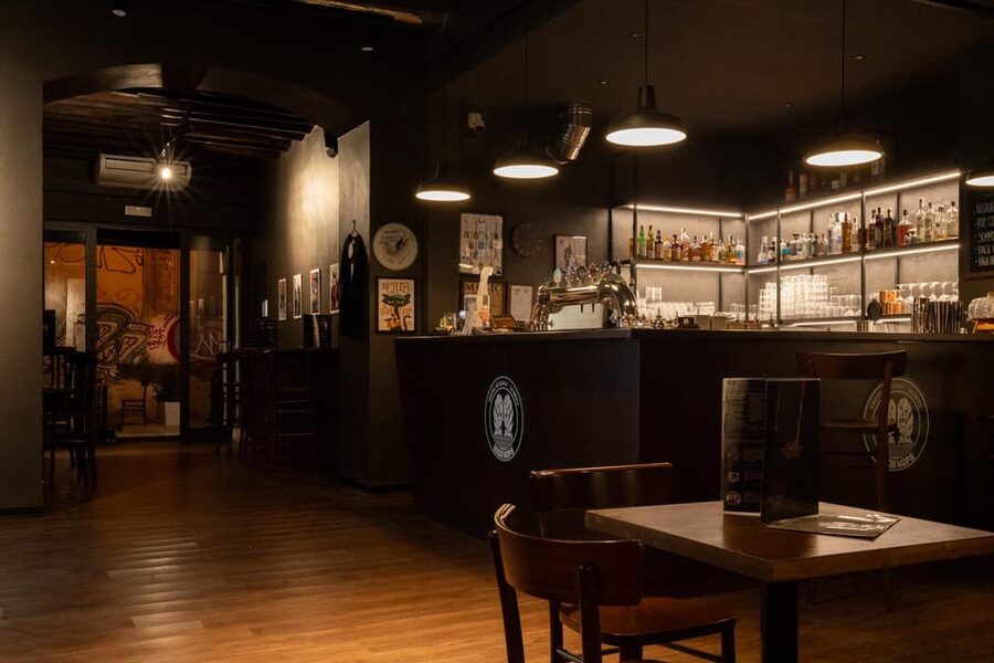 Palermo: Craft beer tasting with food samples at High Hops - The Hoppy Middle Beer Brings More Character
