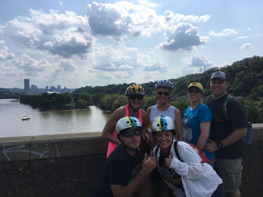 Pittsburgh: Bike and Brewery Tour - Snacks, a warm meal, and a small souvenir