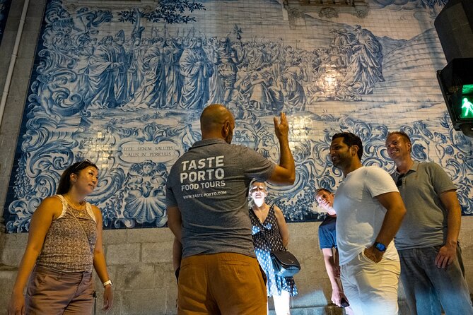 Porto Craft Beer Tour: 7 Beers + 3 Food Pairings in a Small Group - Seven beers and three food pairings, with some variation