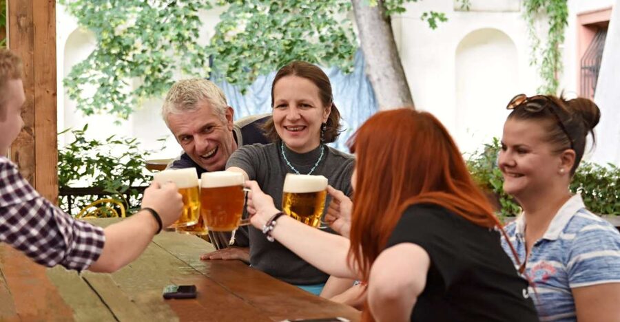 Prague: 3-Hour Beer Tour and Traditional Czech Dinner - Why Czech beer makes a good introduction to Prague