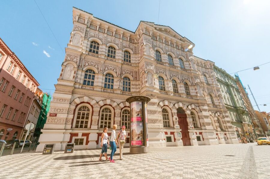 Prague: Brewery Tour with Unlimited Tastings - The guide can make or break the evening