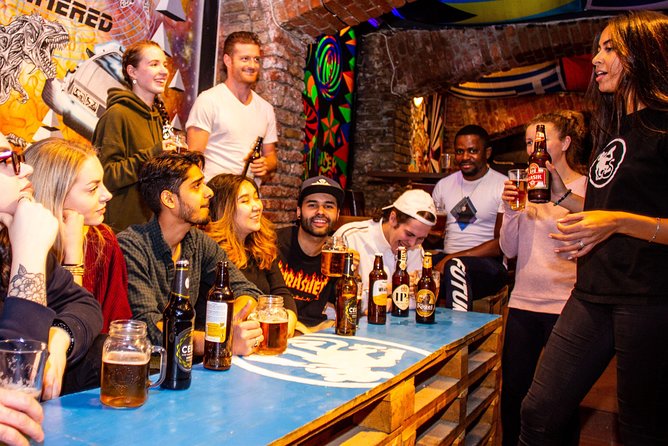 Prague Craft Beer Tour: 8 Czech Beers, Taproom & Best Beer Garden - Starting with four beers at Drunken Monkey