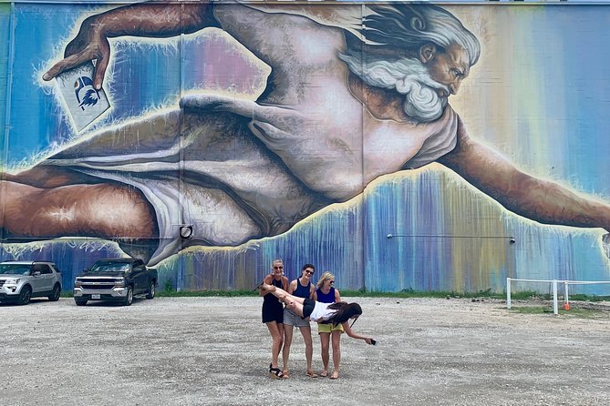 Private 3-in-1 Sightseeing, Brewery, and Mural Tour of Houston by Cart - The vehicle and group size matter