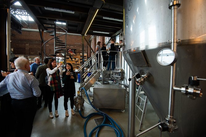 Private: Discover Brussels beer & breweries by a young local (incl. chocolate) - Royal Theatre Toone: beer with a theatrical side