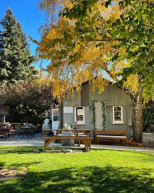 Queenstown: Twilight Wine and Craft Beer Tour - Local guides make the difference