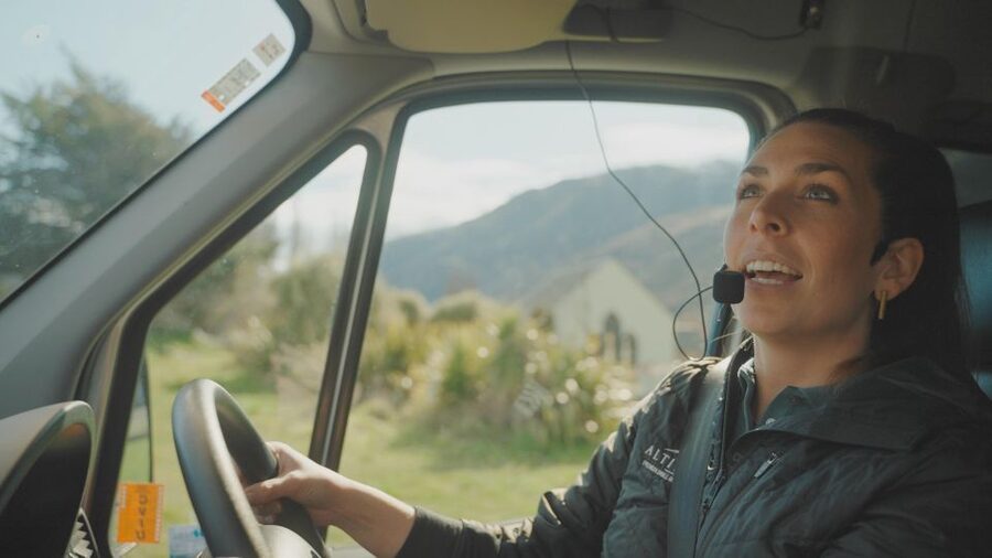 Queenstown: Twilight Wine and Craft Beer Tour - Who should book this tour?