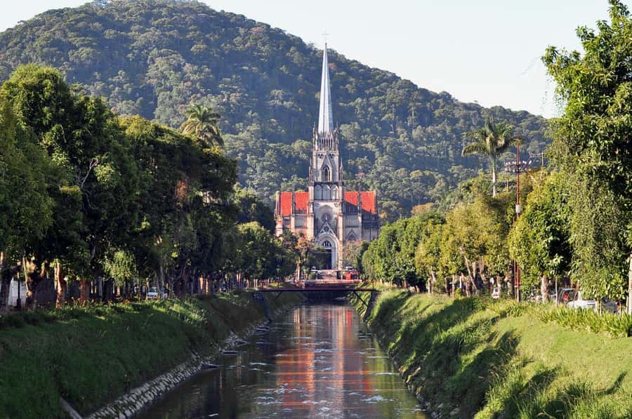 Rio: Petrópolis Trip with Palace, Imperial Museum & Brewery - Quitandinha Palace and its grand casino past