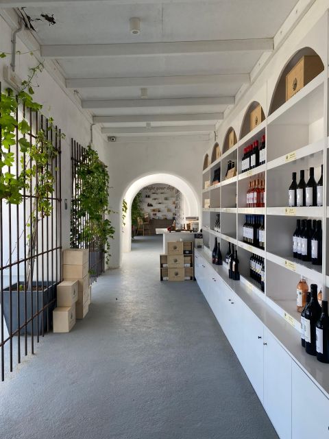 Santorini in a Glass: 2 Wineries & Brewery - Timing, pace, and what to expect from the group