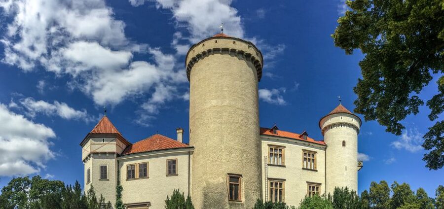 Self-Guided Bike Tour to Unetice Brewery - Ferry crossing, Troja Chateau, and Holešovice