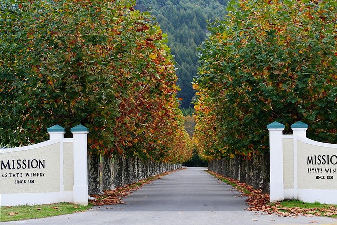 Small group - Napier Premium Wineries+ Beer tour -5.0 - 5.5 hours - The final ale house stop in central Napier