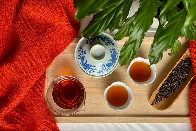 Tea Tasting & Brewing Experience - Brewing your own tea with a gaiwan