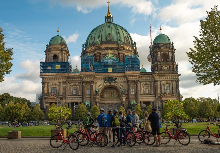 Ultimate E-Bike Tour of Berlin with Beer Garden Stop - How much help do the e-bikes provide?
