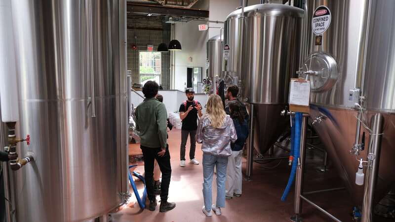 Vancouver: Craft Beer Tasting and Neighborhood Culture Crawl - The second brewery: variety with room for questions