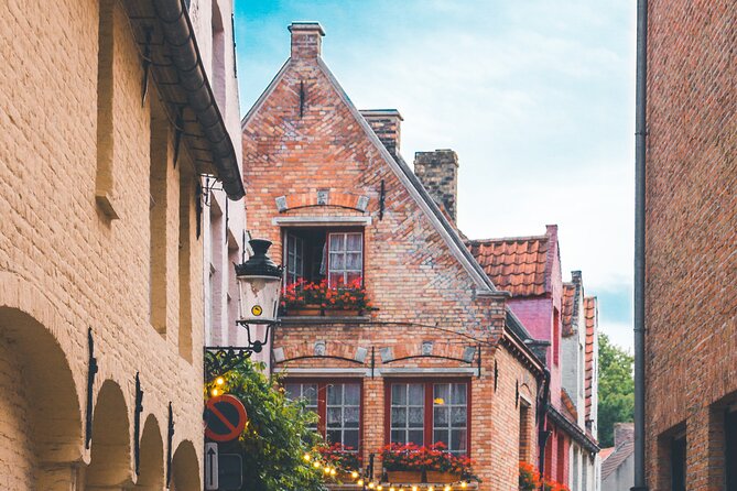 Walking tour of Bruges with boat option and/or beer tasting - Gruuthuse and Bruges’ powerful families