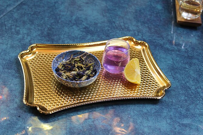 World Teas and Turkish Tea Brewing & Tasting Workshop in Istanbul - Chinese tea in an authentic gaiwan