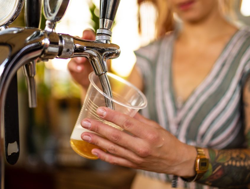 Wrocław: Polish Craft Beer Walking Tour with Tastings - The second brasserie and the tasting rhythm