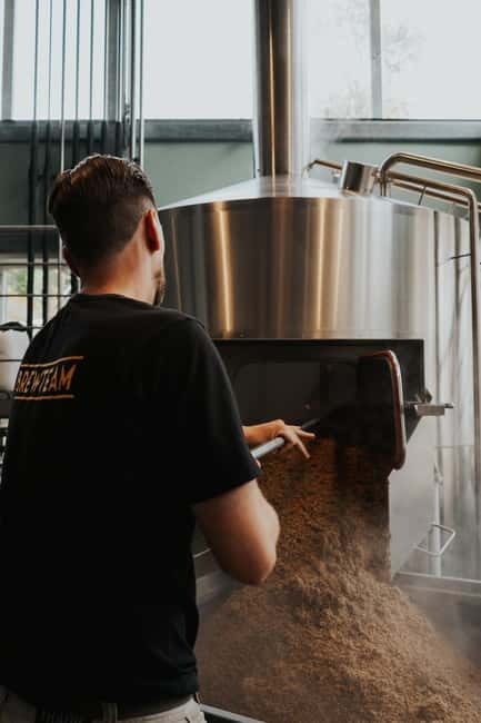 Zaanse Schans: Brewery HOOP Tour and Tasting - The brewery shop and taking beer home